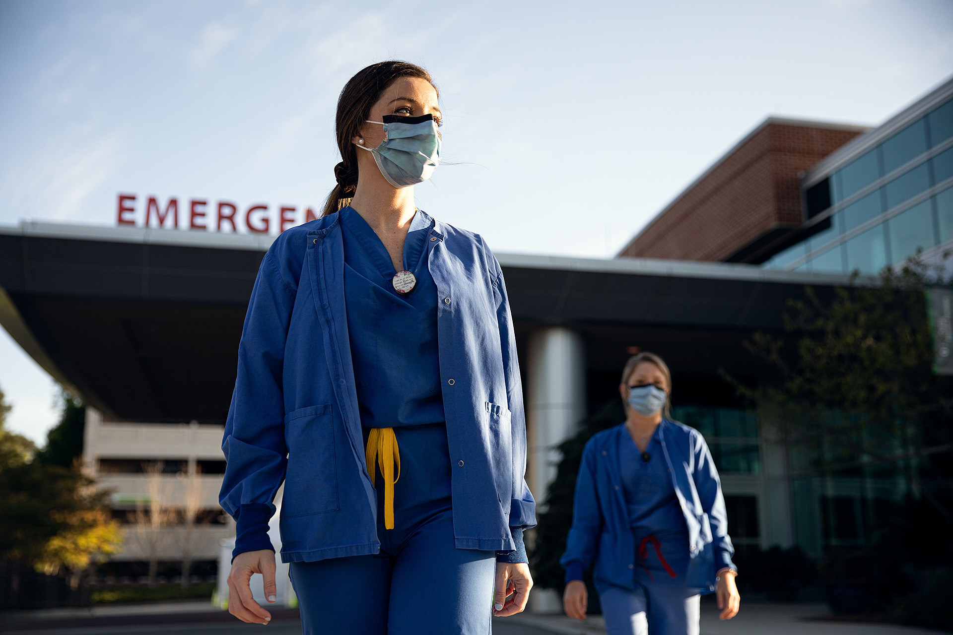 nurses outside hospital during covid brandon clifton atlanta photographer